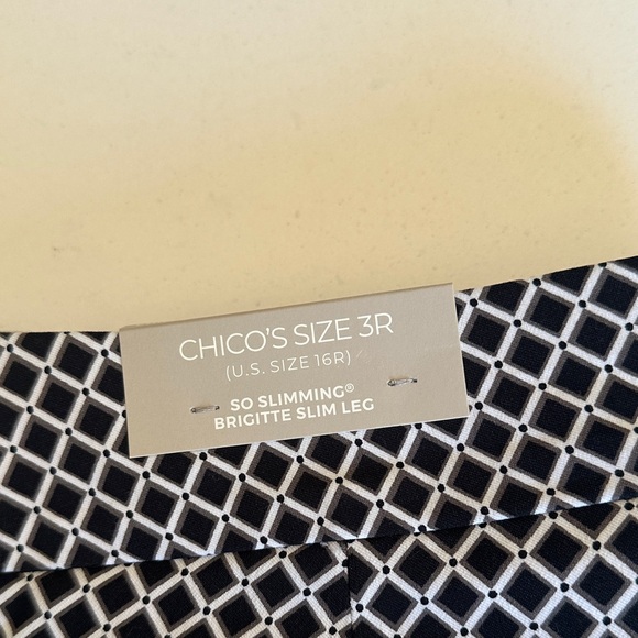 Chico's NWT so slimming Brigitte slim leg Black and White Geometric Pants - Picture 2 of 6
